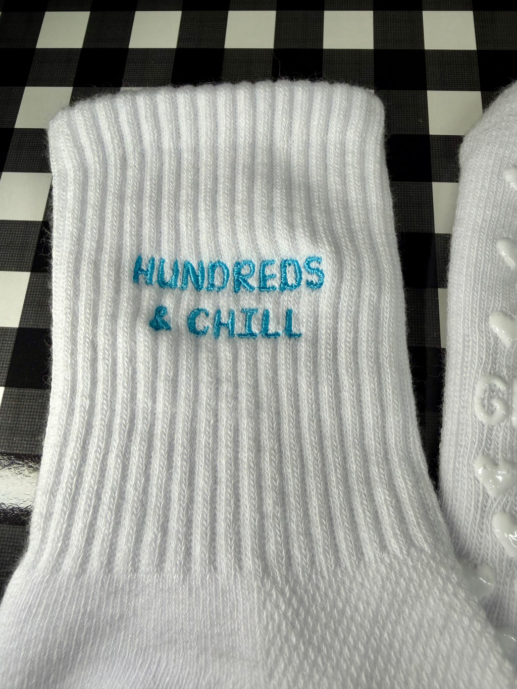 Hundreds & Chill Grip Socks